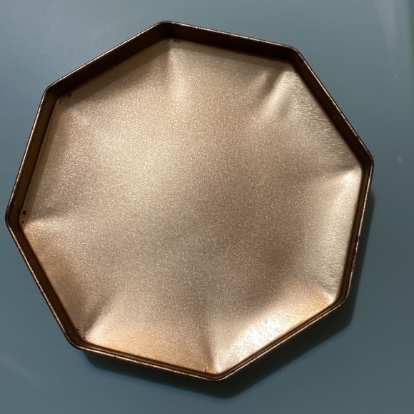 Vintage 1982 Metal Tin Canister Container - Picture 4 of 6